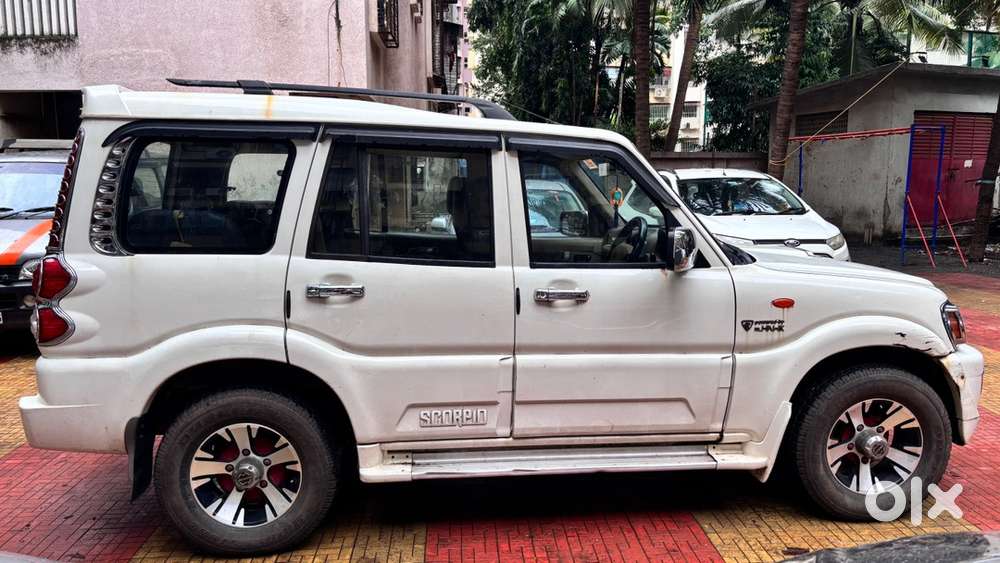 Well-maintained 2013 Mahindra Scorpio Sle 2.2 Mhawk (7-seater)  White