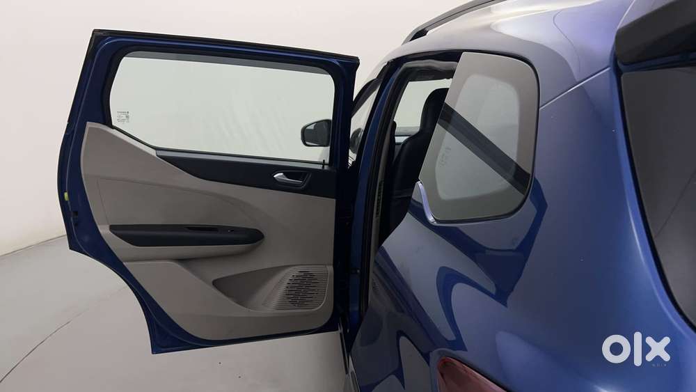 Renault Triber Rxz Easy-r Amt, 2022, Petrol