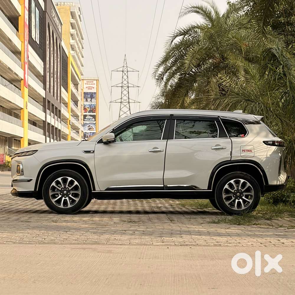 Maruti Suzuki Grand Vitara 1.5 Alpha Plus Intelligent Hybrid Ecvt, 2..