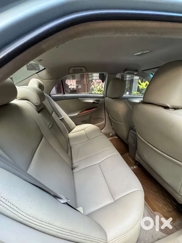 Toyota Corolla Altis 2011 Petrol