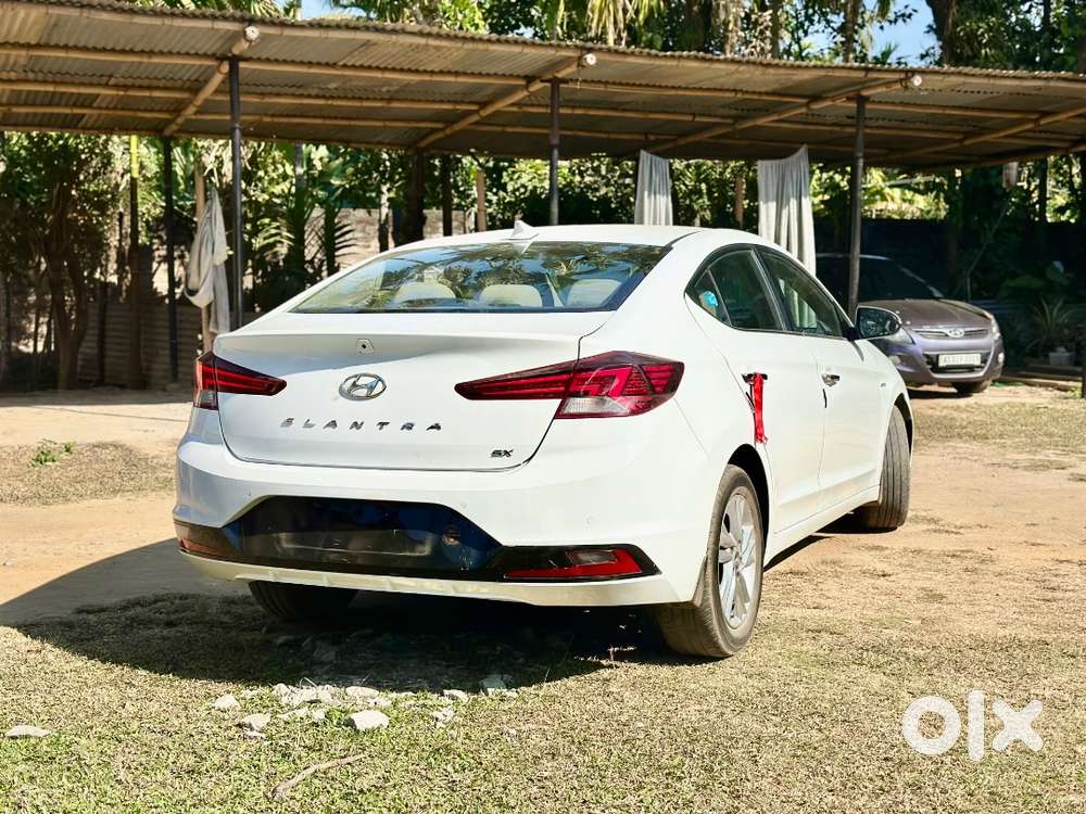 New Elantra Top Model Showroom Maintained