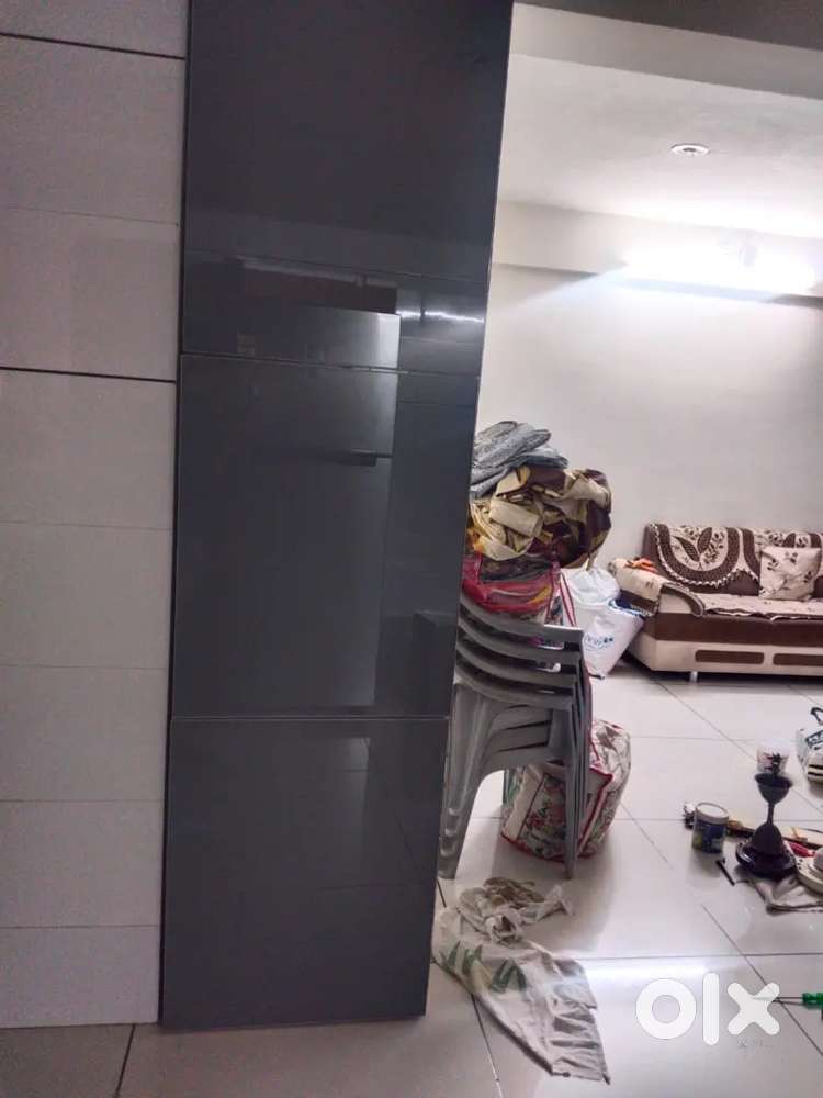 3 compartment cupboard