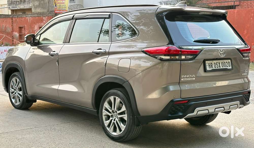 Toyota Innova Hycross 2.0 Vx (o) Hybrid 7 Str, 2024, Petrol