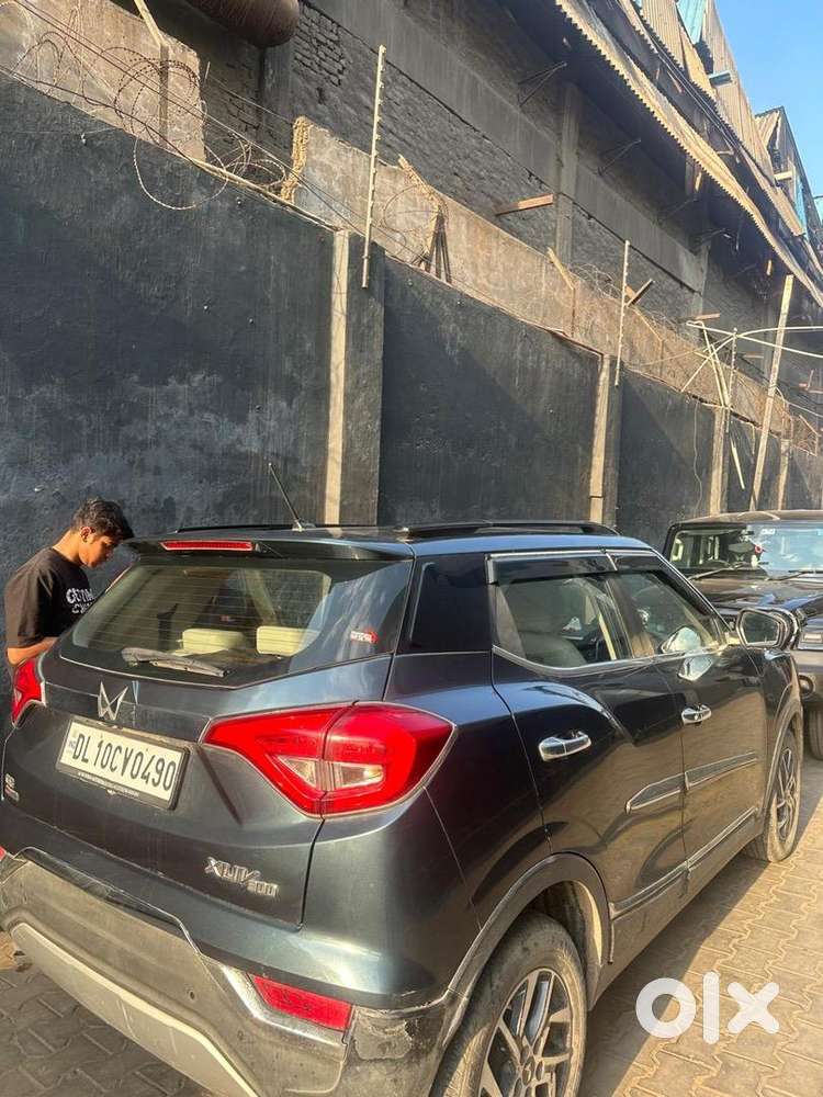 Mahindra Xuv300 2023 Petrol Well Maintained