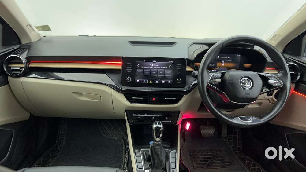 Skoda Slavia Style 1.0l Tsi At, 2022, Petrol