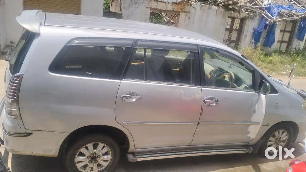 Toyota Innova 2012