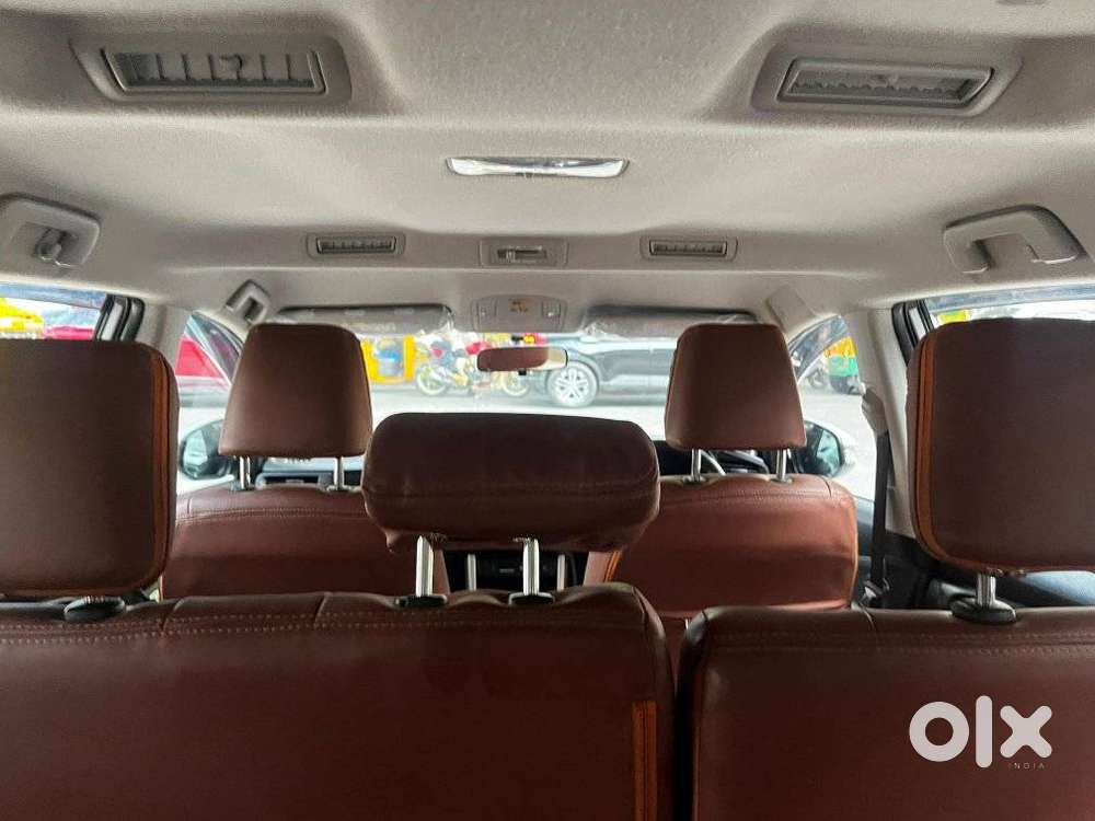 Toyota Innova Crysta 2.4 G Mt 8s, 2023, Diesel