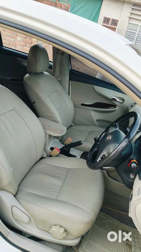 Toyota Corolla Altis 2011