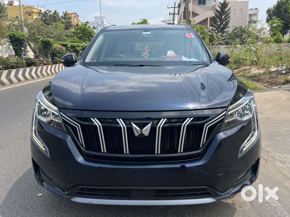 Mahindra Xuv700 2.0 Ax 5 Petrol Mt 7 Str, 2022, Petrol