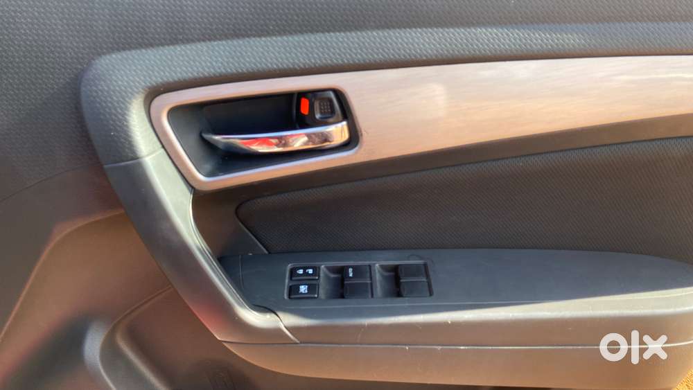 Maruti Suzuki Vitara Brezza Zdi Plus Dual Tone, 2017, Diesel