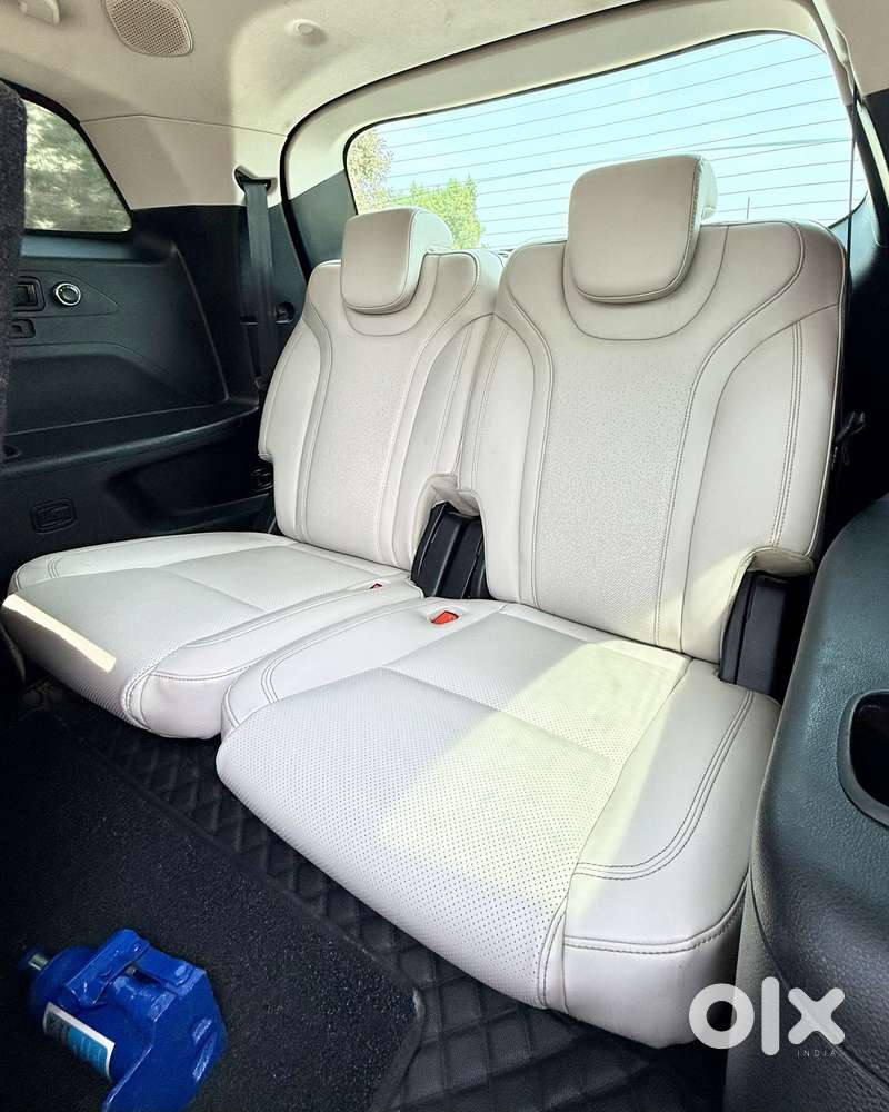 Mahindra Xuv700 Ax7 Luxury Pack Awd, 2023, Diesel