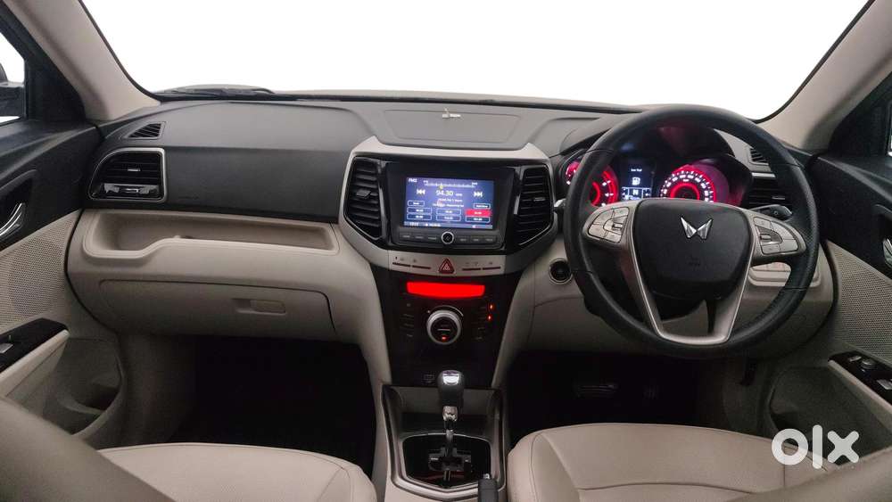 Mahindra Xuv300 1.2 W8 (o) Amt Petrol, 2023, Petrol