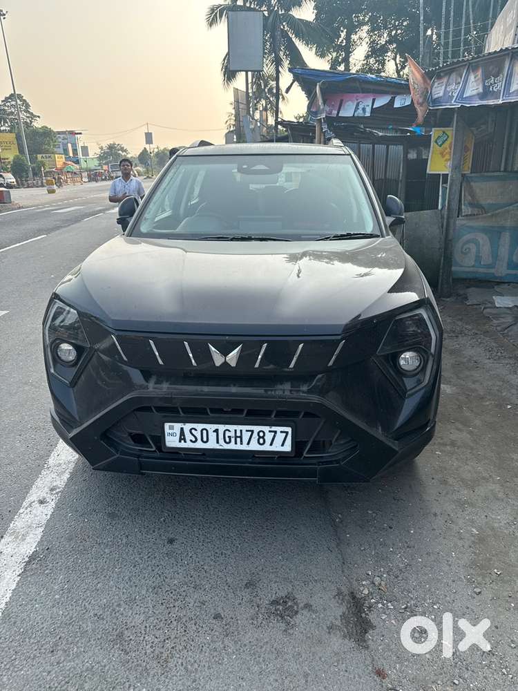 Mahindra Xuv 3xo 2025 Petrol 35000 Km Driven