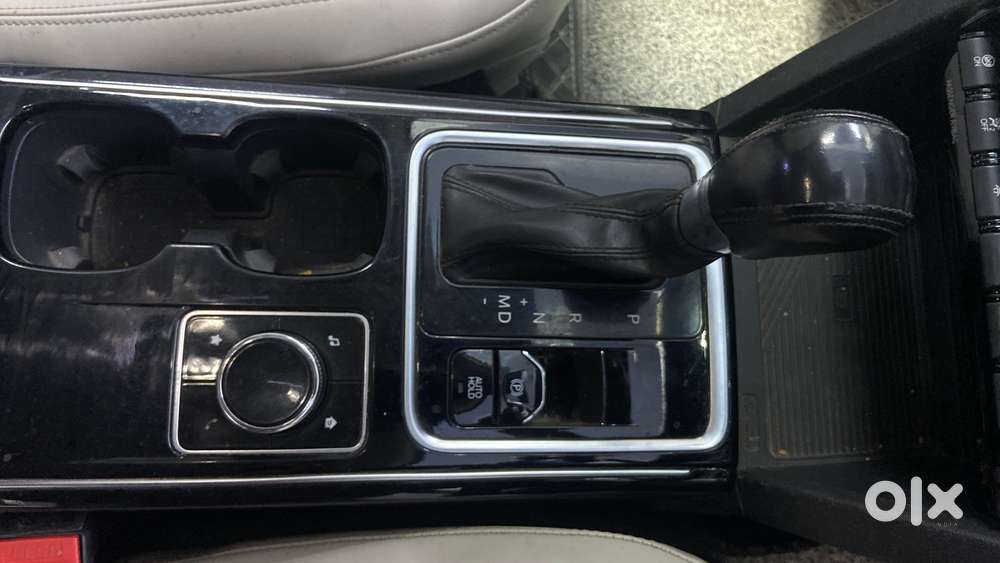 Mahindra Xuv700 2.2 Ax 7 Diesel At Luxury Pack Str, 2021, Diesel