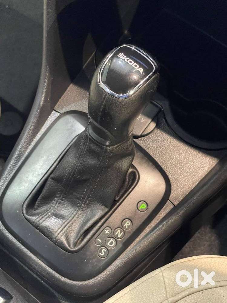 Skoda Rapid 1.0 Style At, 2020, Petrol