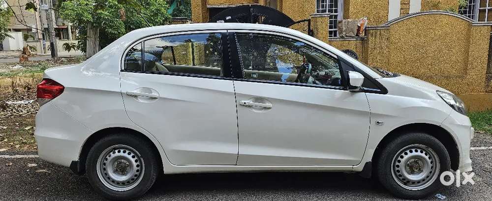 Honda Amaze Petrol (manual) – Excellent Condition  Fully Maintained