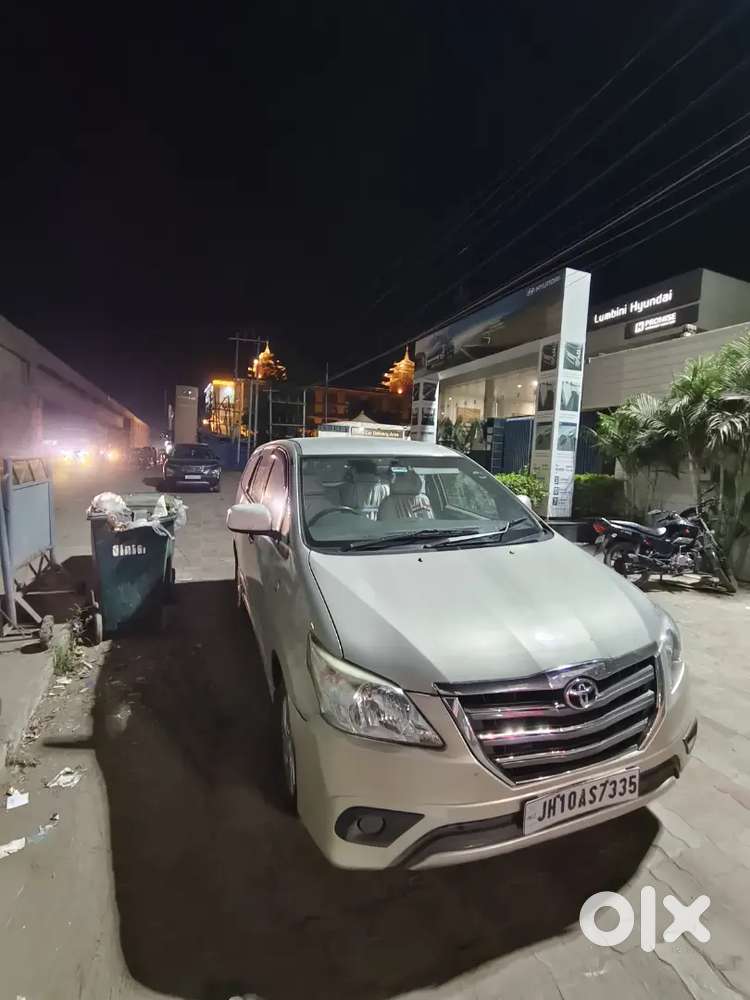 Toyota Innova 2015