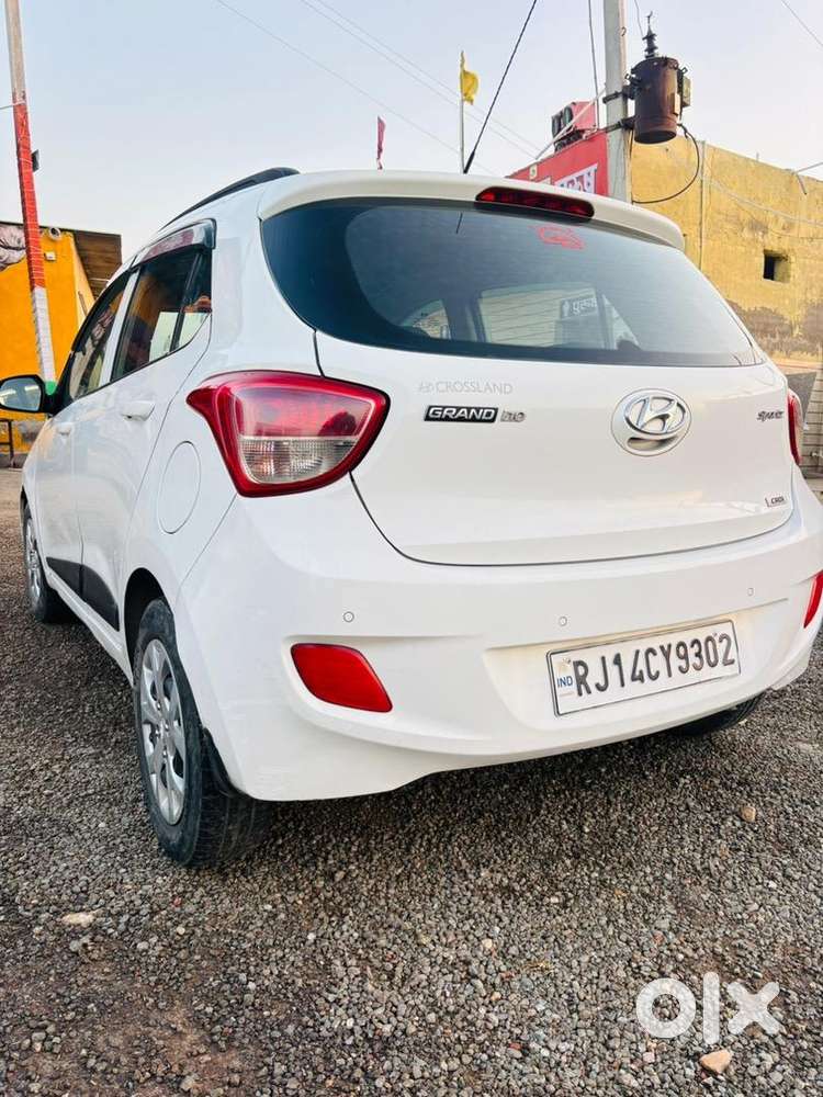 Hyundai Grand I10 2015 Diesel Well Maintained