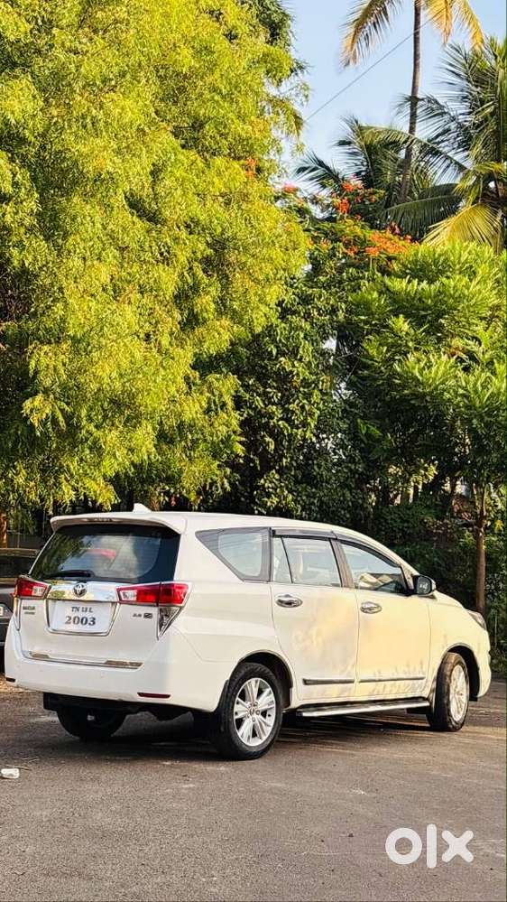 Toyota Innova Crysta 2.8 Zx At 7 Seater, 2017, Diesel