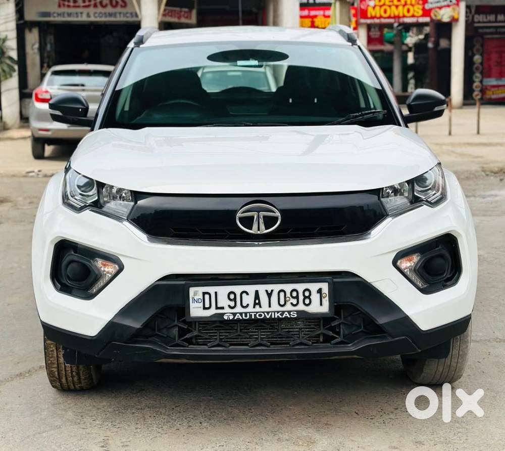 Tata Nexon 1.2 Revotron Xma Amt (s), 2022, Petrol