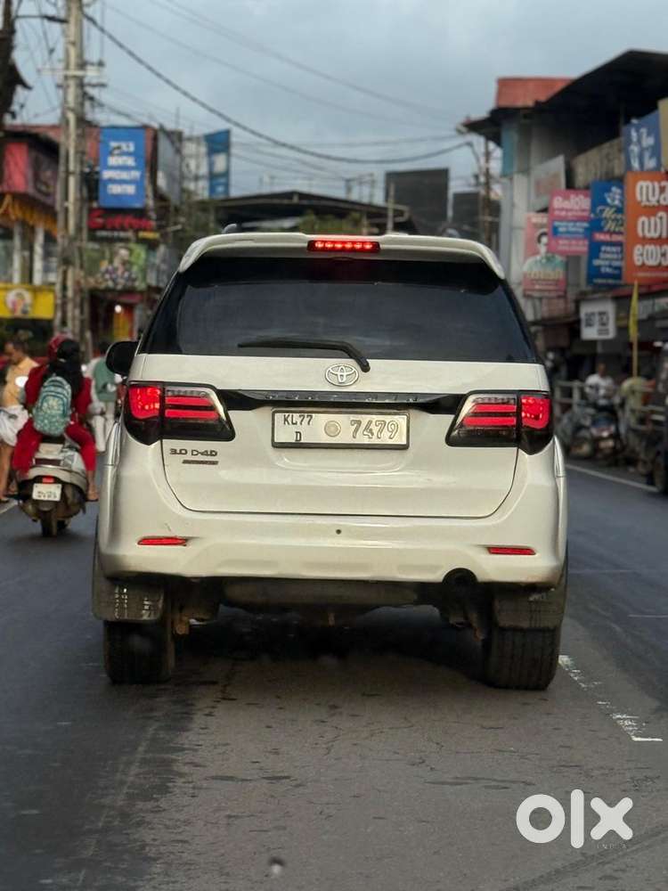 Toyota Fortuner 2014 Diesel 200000 Km Driven