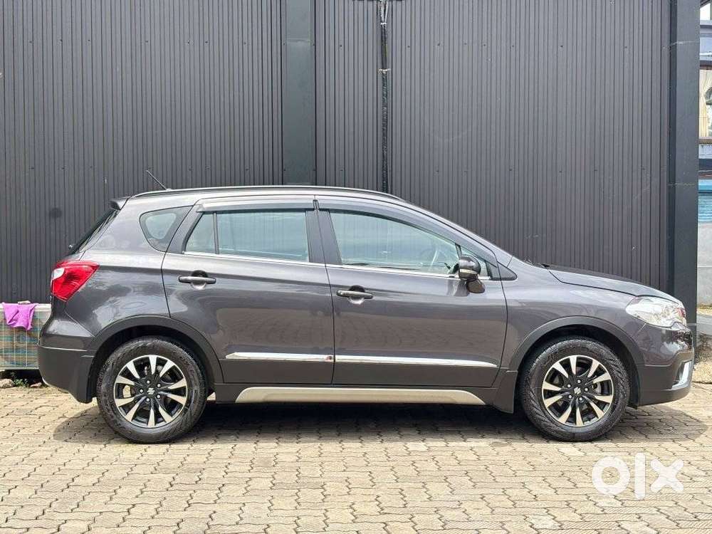 Maruti Suzuki S-cross, 2022, Petrol