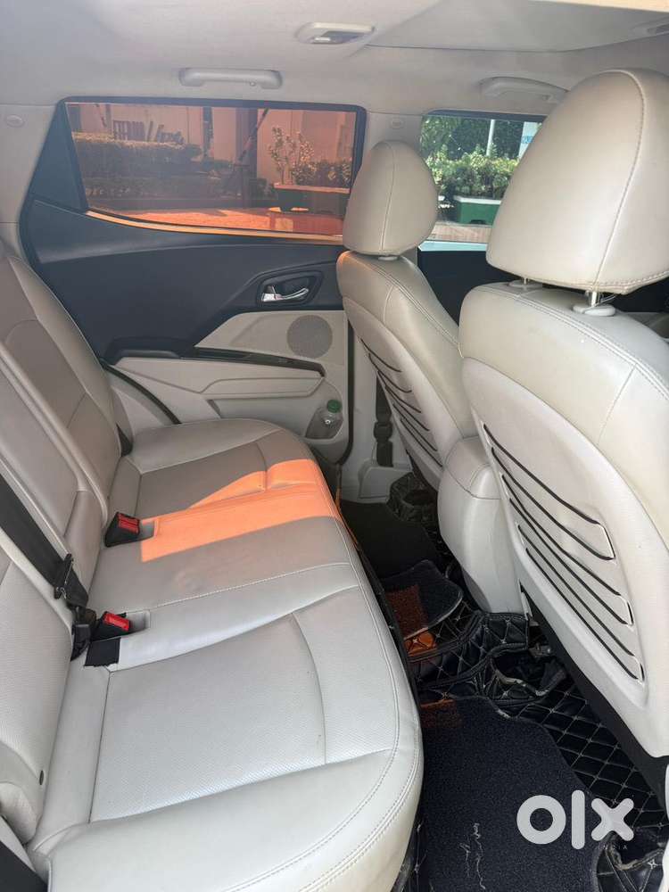 Mahindra Xuv300 W8 Option Dual Tone Diesel, 2019, Diesel