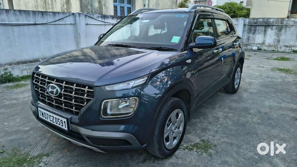 Hyundai Venue 1.2 S (o), 2022, Petrol