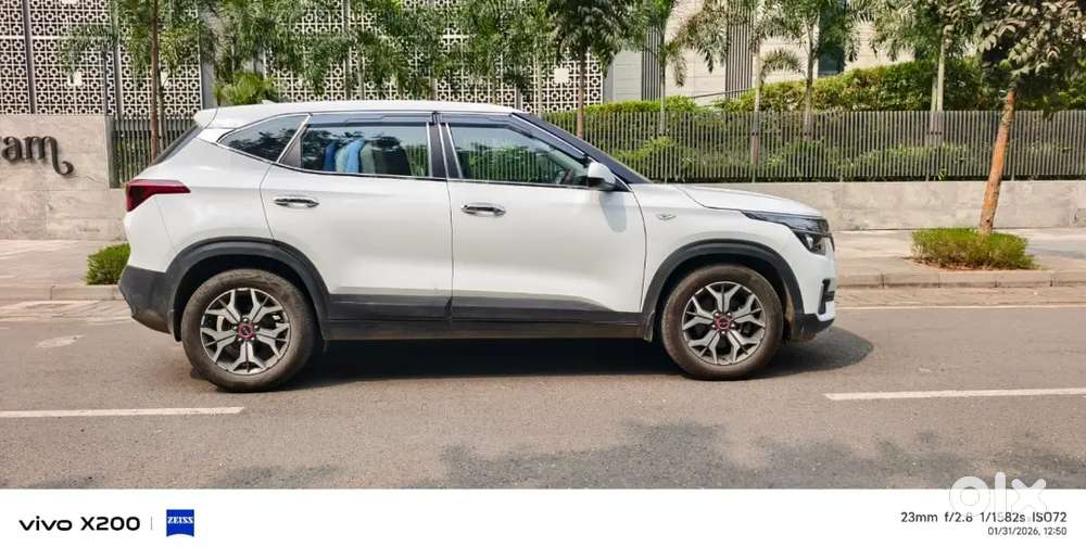Kia Seltos Oct 2021 D Special Edition 64888 Km Driven At ₹10,75,000/-.