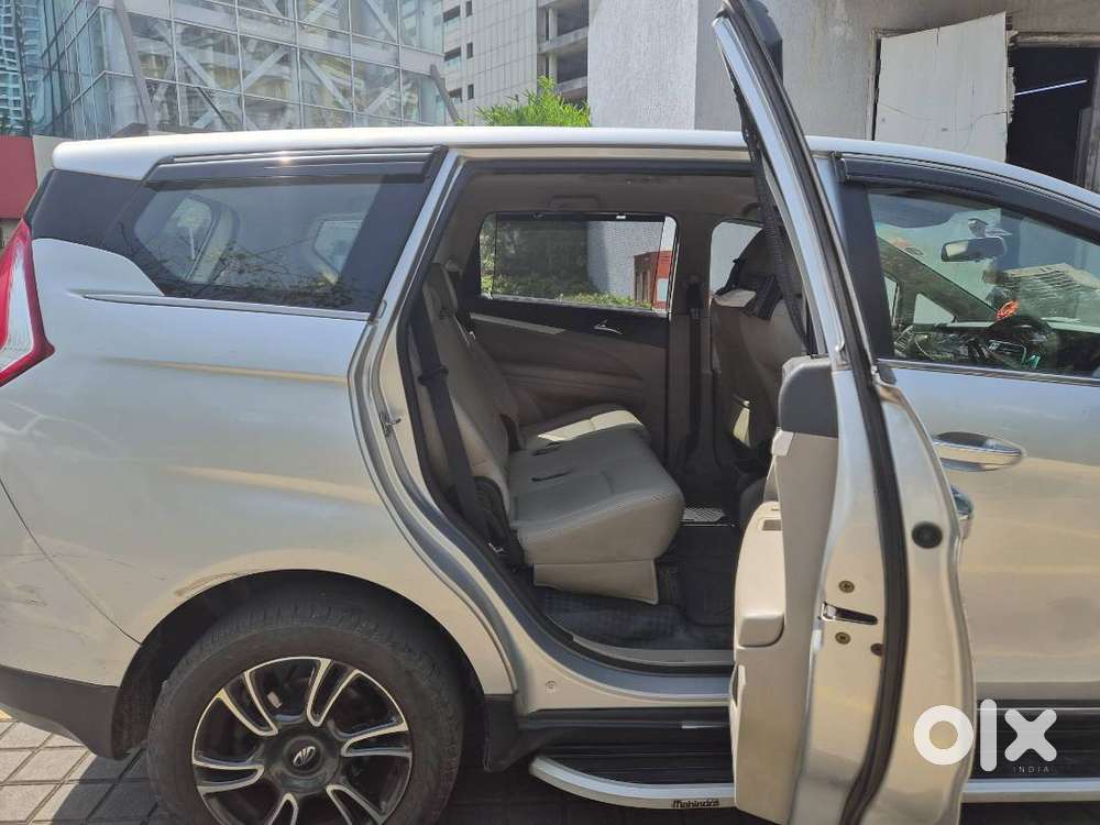 Selling Silver 8 Seater Mahindra Marazzo M8