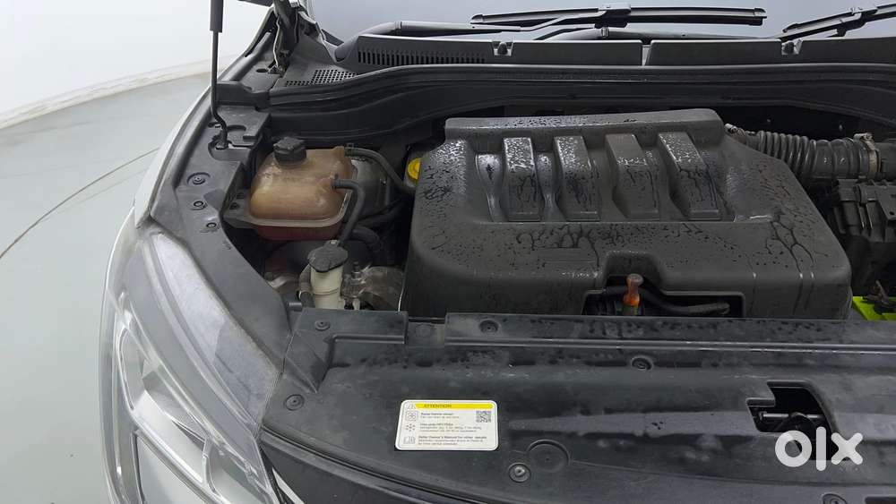 Mahindra Xuv700 2.0 Ax 3 Petrol At 5 Str, 2022, Petrol