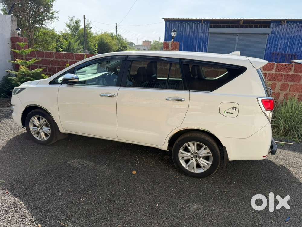 Toyota Innova Crysta 2016