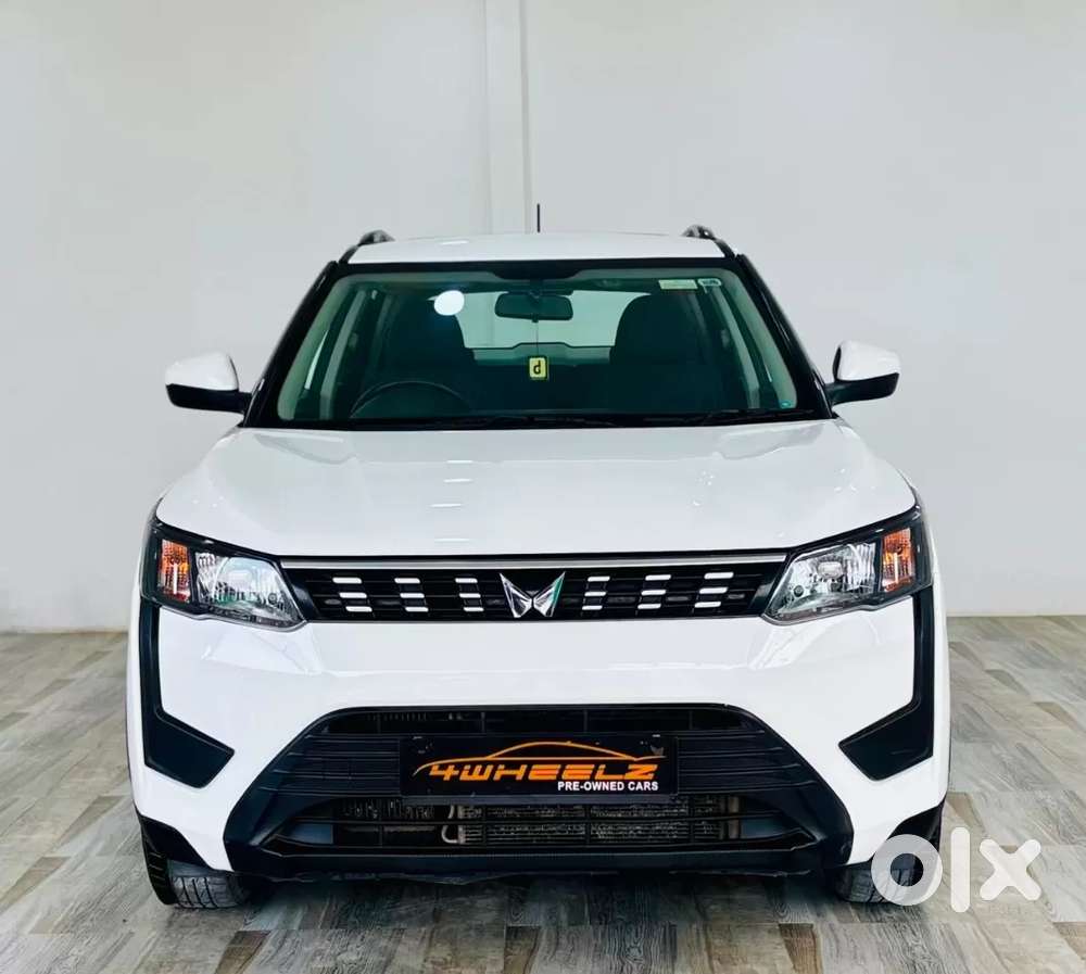 Mahindra Xuv300 1.2 W6 Amt Petrol, 2023, Petrol