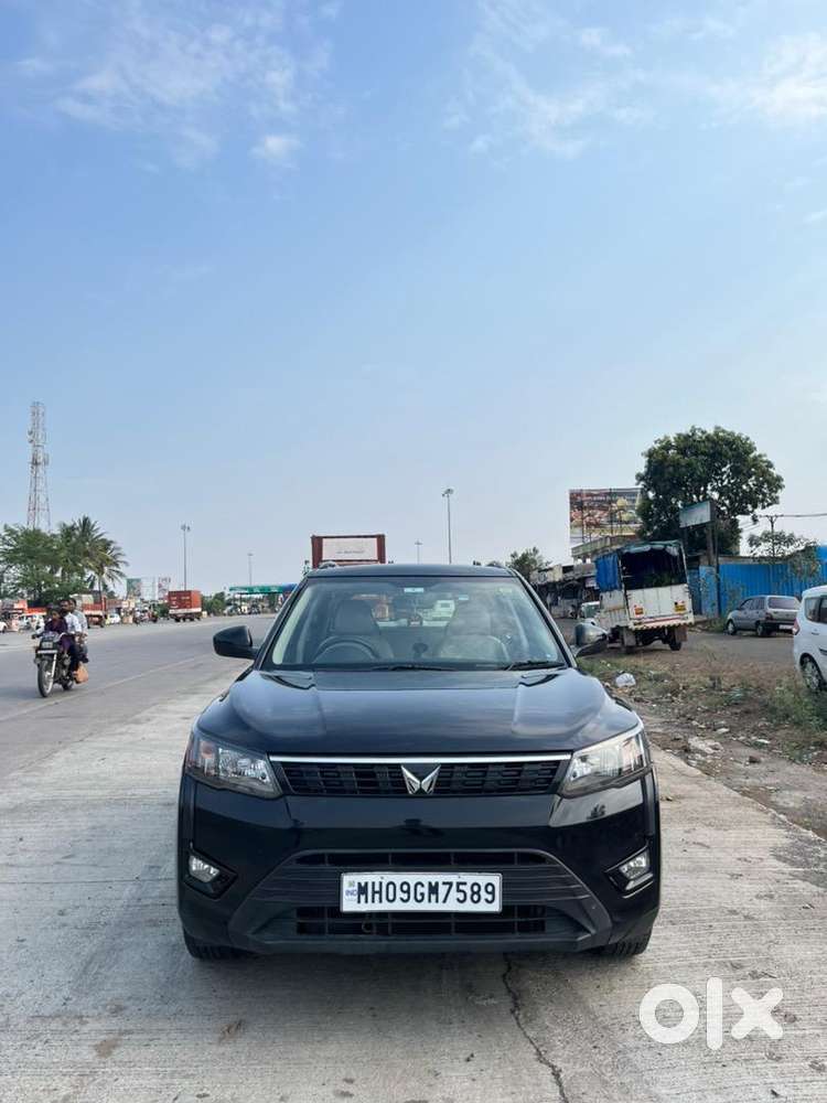 Mahindra Xuv300 2024 Diesel Well Maintained