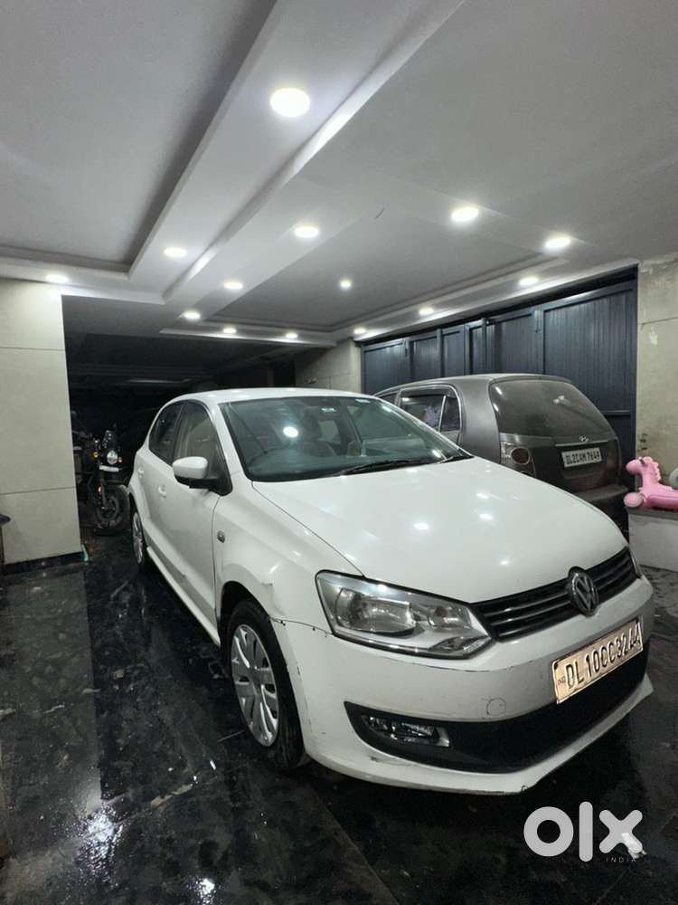 Volkswagen Polo (cng + Petrol) 2014