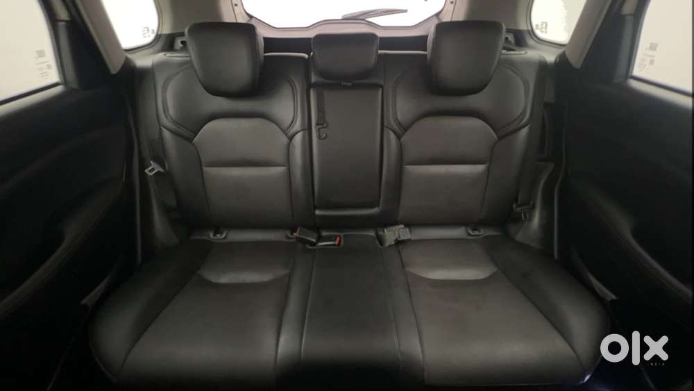 Maruti Suzuki Grand Vitara 1.5 Alpha Plus Intelligent Hybrid Ecvt, 2..