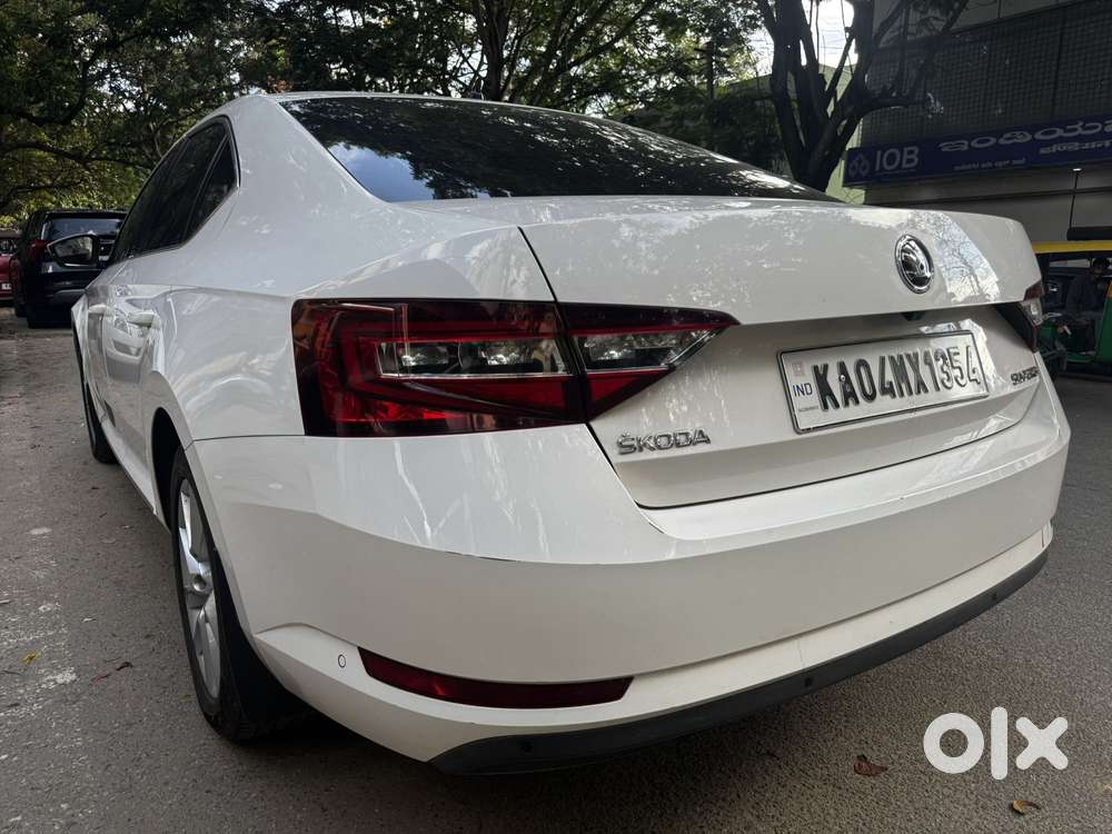 Skoda Superb L&k 1.8 Tsi At, 2019, Petrol