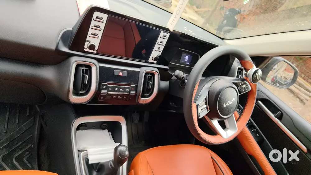 Kia Sonet Petrol Well Maintained