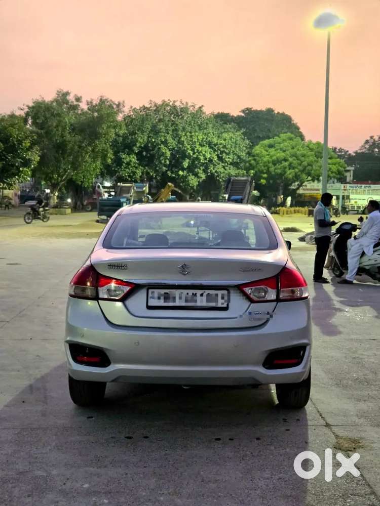 Time Pass Wale Door Rehan Next To Showroom Car