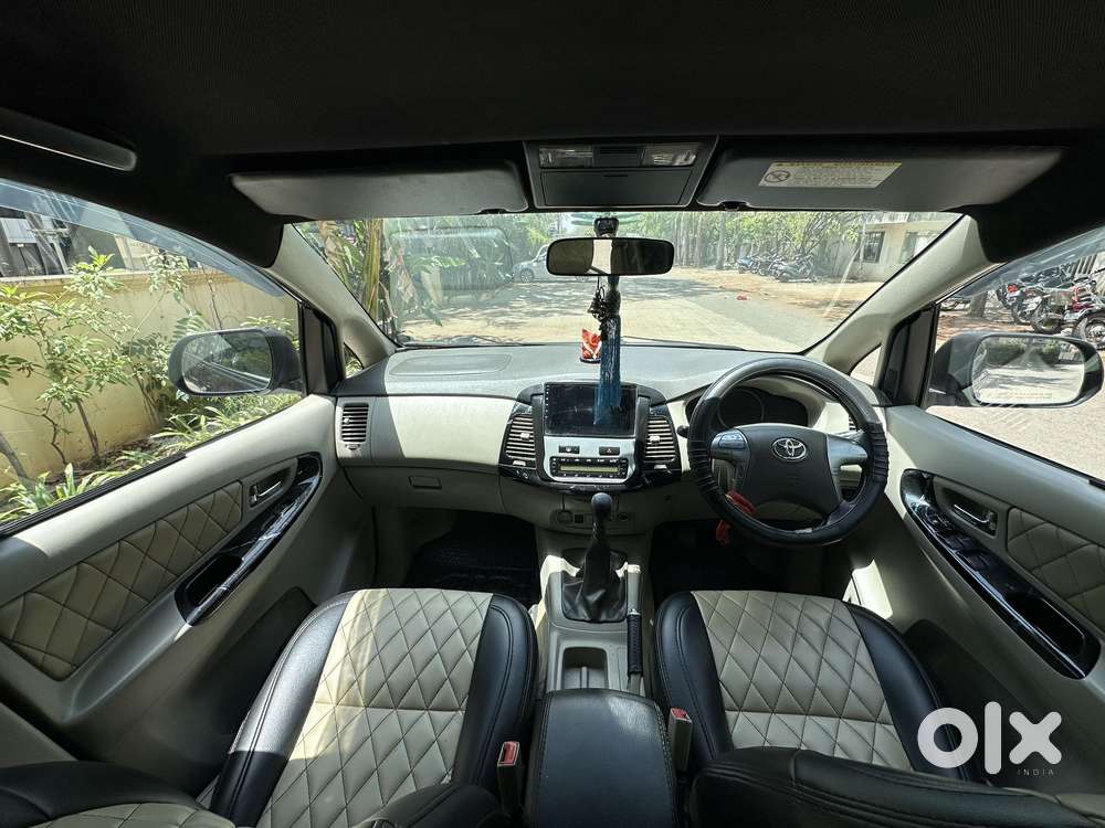 Toyota Innova 2.5 Z Diesel 7 Seater Bs Iv, 2014, Diesel