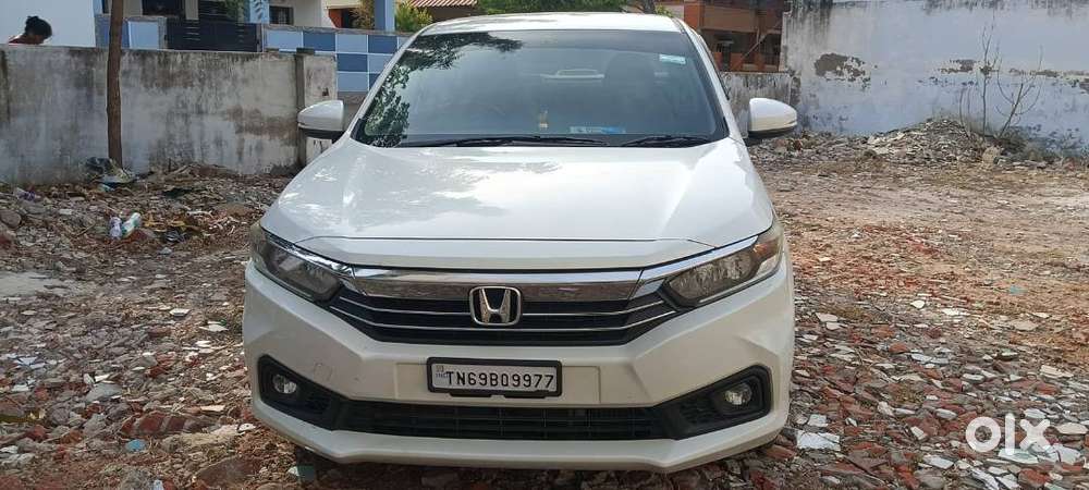Honda Amaze 2022 Model White Colour Fully Company Maintenence