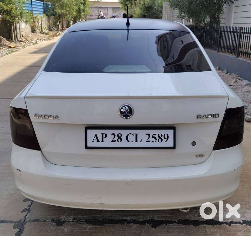 Skoda Rapid 1.5 Elegance Tdi Mt, 2013, Diesel