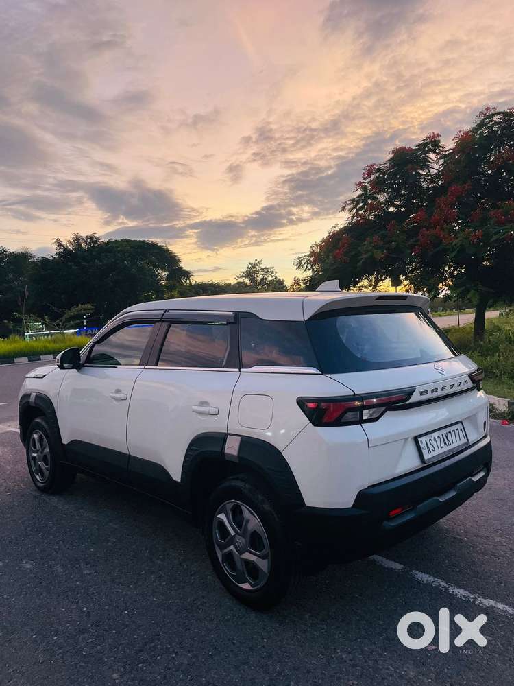 Maruti Suzuki Brezza 1.5 Vxi Smart Hybrid, 2024, Petrol