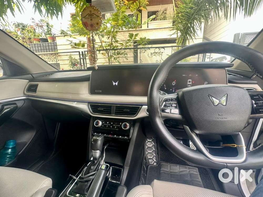 Mahindra Xuv700 2024 (oct) Diesel Ax7 Automatic 100% - Well Maintained