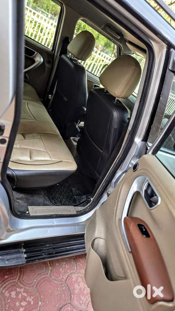 Mahindra Tuv 300 T10 Dual Tone, 2019, Diesel