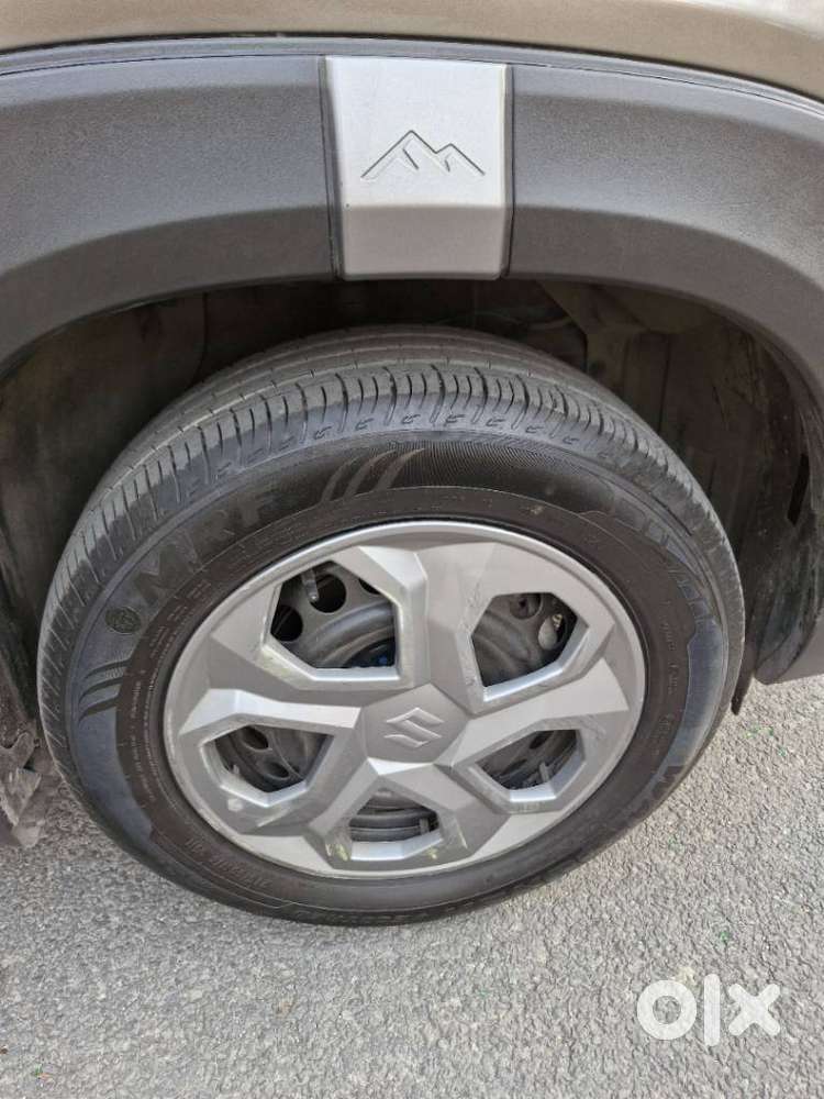 Maruti Suzuki Brezza 1.5 Lxi Smart Hybrid, 2024, Petrol