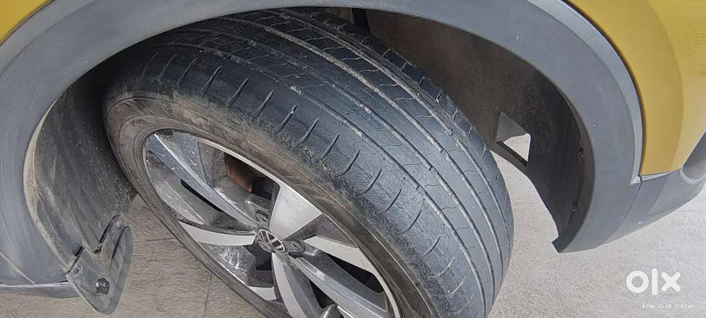 2024 Volkswagen Taigun Topline 1.0 Tsi Mt &ndash; Kurkuma Yellow