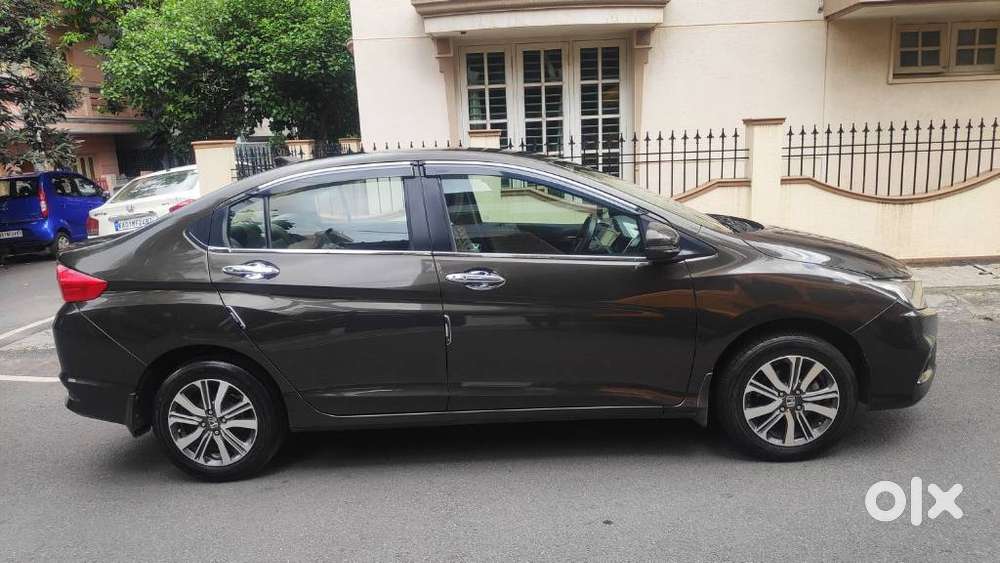 Honda City V Mt Exclusive, 2022, Petrol