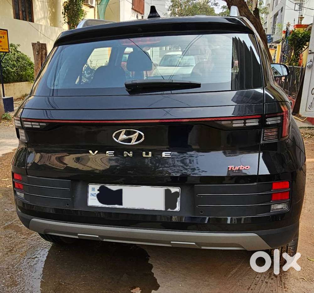 2025 Venue Only 6000kms Driven ( Condition - As Good As New )