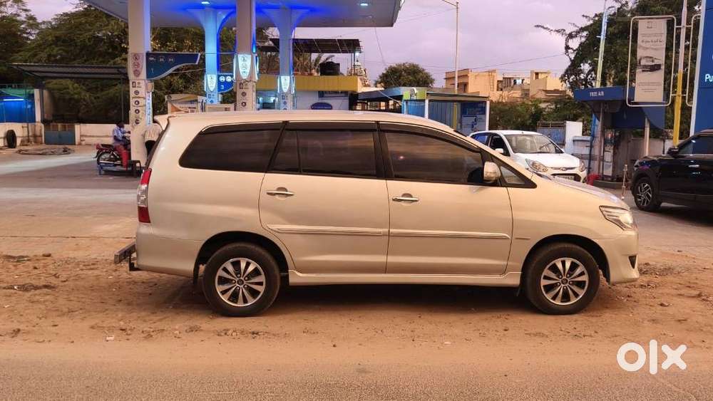 Toyota Innova 2.5 V 8 Str, 2012, Diesel